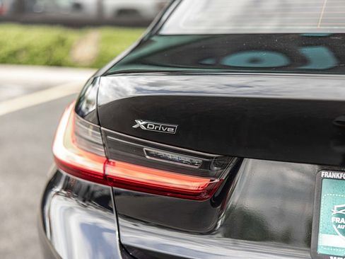 Used 2019 BMW 330i xDrive Sedan AWD/4WD image 15