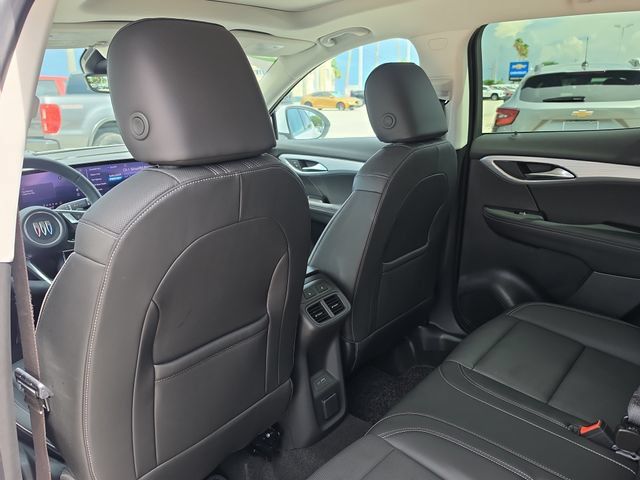 Used 2025 Buick Envision Avenir AWD/4WD image 12