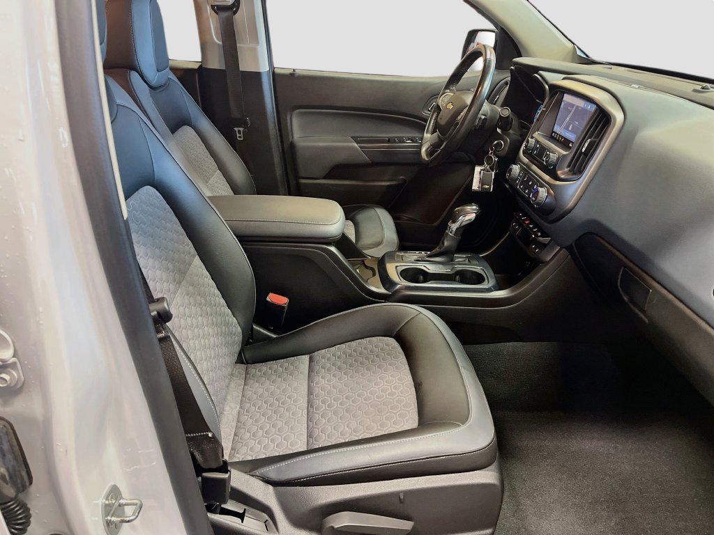 Used 2022 Chevrolet Colorado Z71 AWD/4WD image 28