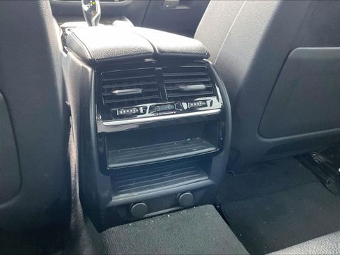 Used 2019 BMW 540i w/ Premium Package image 32