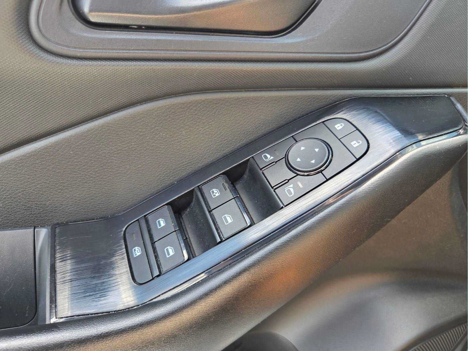 Used 2024 Nissan Rogue S FWD image 32