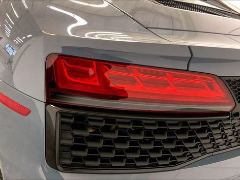 Used 2020 Audi R8 V10 w/ Carbon Exterior Package AWD/4WD image 28