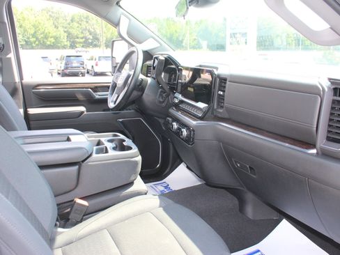Used 2024 GMC Sierra 2500 SLE w/ SLE Value Package; AWD/4WD image 33