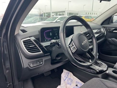 Certified 2025 Kia Seltos S image 10