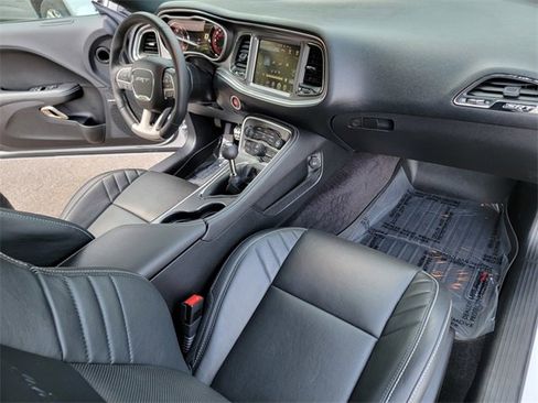 Used 2016 Dodge Challenger SRT Hellcat image 25