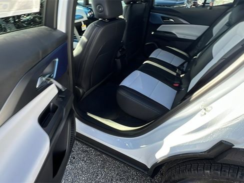 New 2026 Chevrolet Equinox EV LT image 17