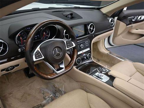 Used 2019 Mercedes-Benz SL 450 w/ Premium Package image 4