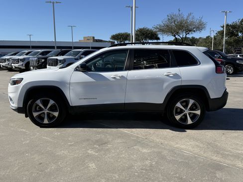 Used 2022 Jeep Cherokee Limited image 8