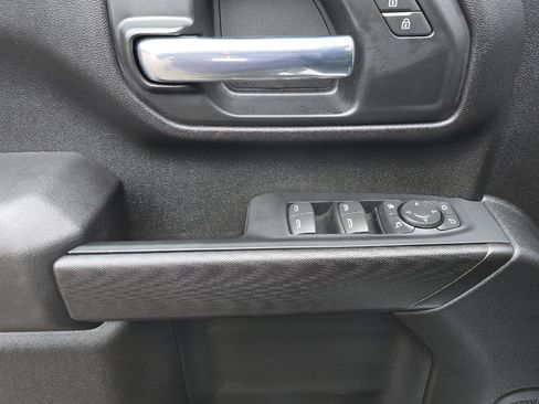 Used 2024 Chevrolet Silverado 2500 Custom w/ Custom Convenience Package image 11