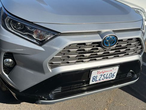 Used 2019 Toyota RAV4 XSE w/ XSE Weather Package AWD/4WD image 9