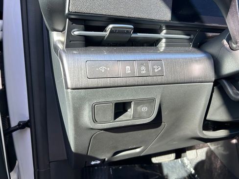 Used 2025 Hyundai Kona SE AWD/4WD image 19