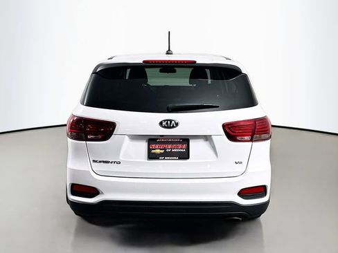 Used 2019 Kia Sorento AWD V6 image 7