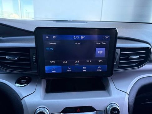 Used 2024 Ford Explorer XLT RWD image 11