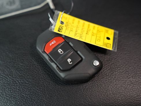 Used 2022 Jeep Wrangler Unlimited Sport AWD/4WD image 33