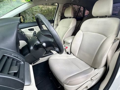 Used 2013 Subaru Impreza 2.0i image 10