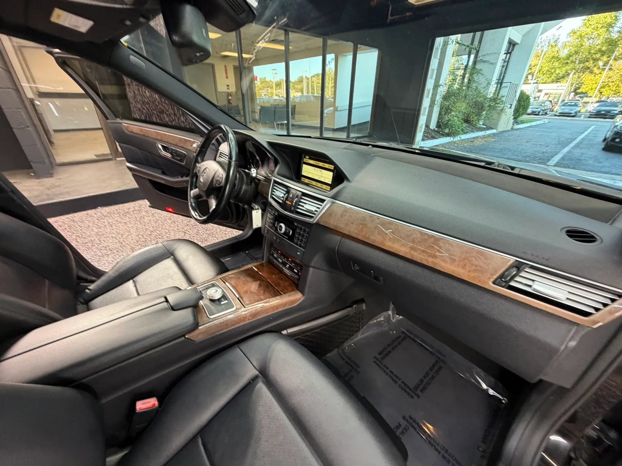 Used 2011 Mercedes-Benz E 350 4MATIC Sedan image 39