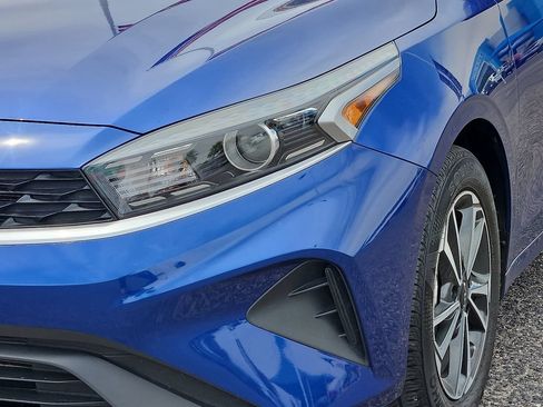 Used 2024 Kia Forte LXS w/ LXS Technology Package FWD image 7