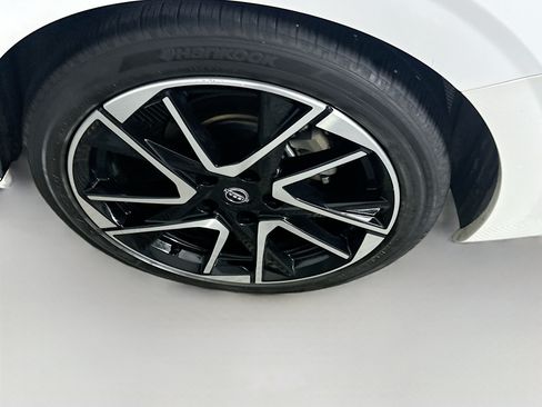 Used 2024 Nissan Sentra SR FWD image 11