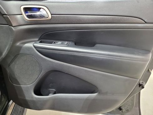 Used 2016 Jeep Grand Cherokee Laredo image 44