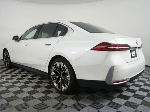 Certified 2025 BMW 530i RWD image 5