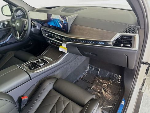 New 2026 BMW X5 xDrive50e w/ Premium Package image 31