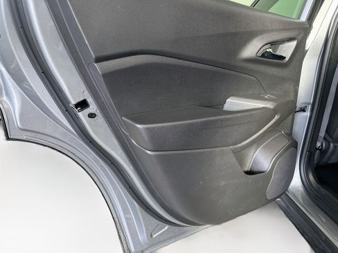 Used 2025 Chevrolet Trax LT w/ LT Convenience Package FWD image 24