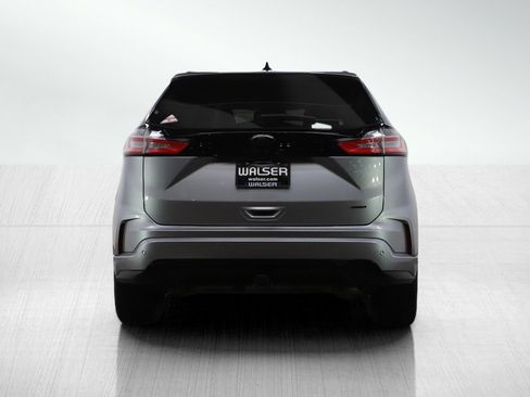 Used 2023 Ford Edge SE w/ Black Appearance Package image 4