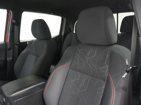 Used 2018 Toyota Tacoma TRD Sport w/ Technology Package RWD image 13
