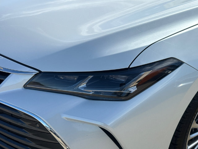 Used 2022 Toyota Avalon Limited w/ Advanced Safety Package FWD image 4