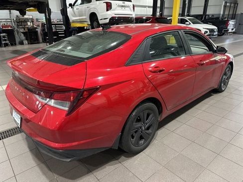 Used 2023 Hyundai Elantra SEL w/ Winter Weather Package FWD image 6