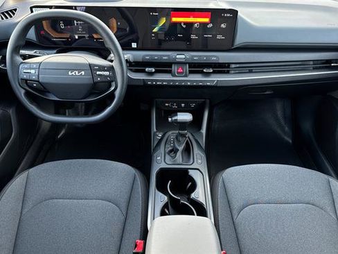 New 2025 Kia K4 LXS image 15