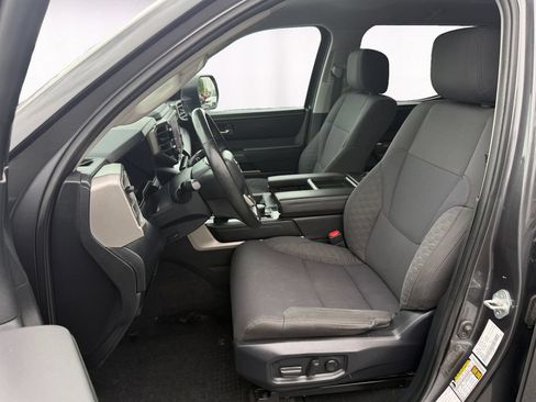 Used 2022 Toyota Tundra SR5 AWD/4WD image 9