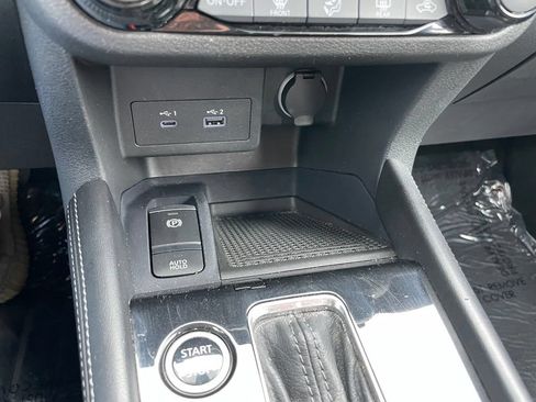 Used 2024 Nissan Kicks SR FWD image 12
