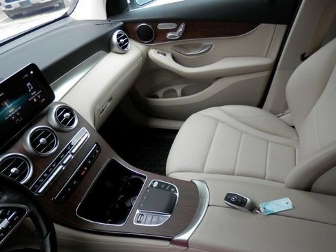 Used 2022 Mercedes-Benz GLC 300 4MATIC image 25