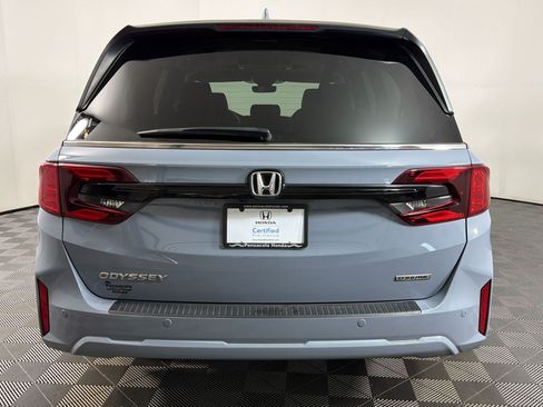 Used 2025 Honda Odyssey Touring image 8