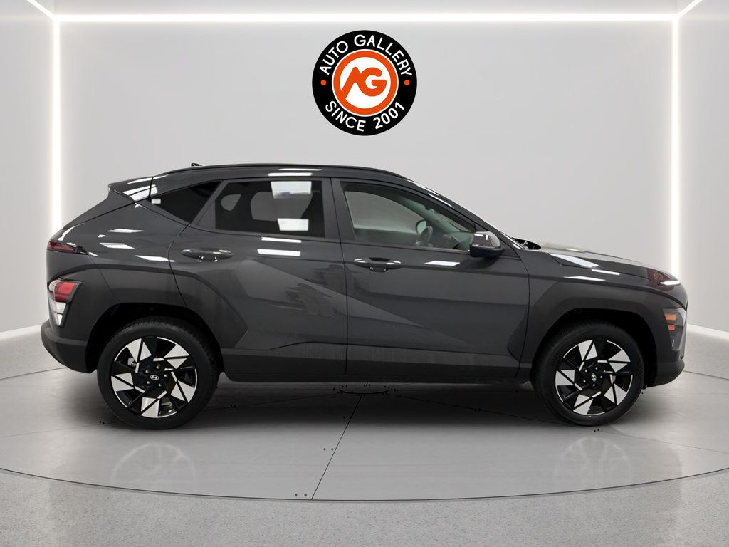 Used 2024 Hyundai Kona SEL AWD/4WD image 2