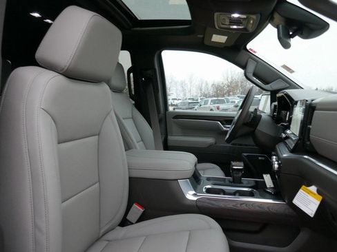 New 2026 GMC Sierra 1500 SLT w/ SLT Premium Plus Package image 10