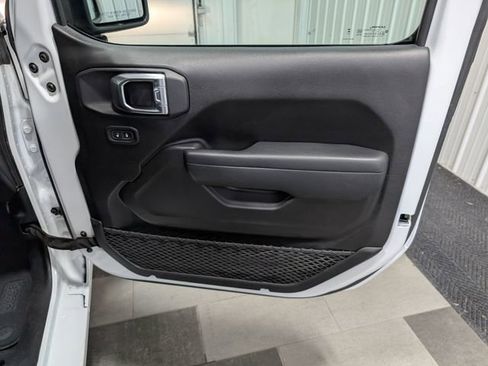 Used 2025 Jeep Gladiator Sport AWD/4WD image 25