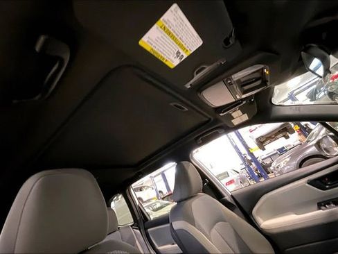 Used 2025 Subaru Forester Premium image 22