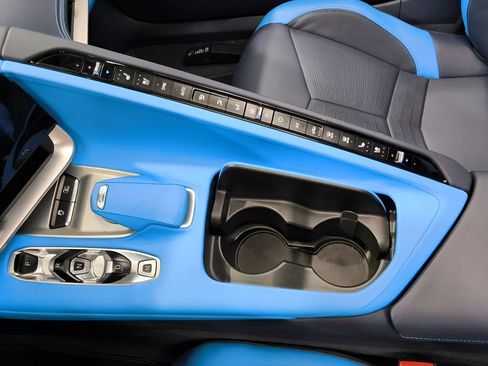 Used 2025 Chevrolet Corvette Stingray Premium Cpe w/ Z51 Performance Package RWD image 19