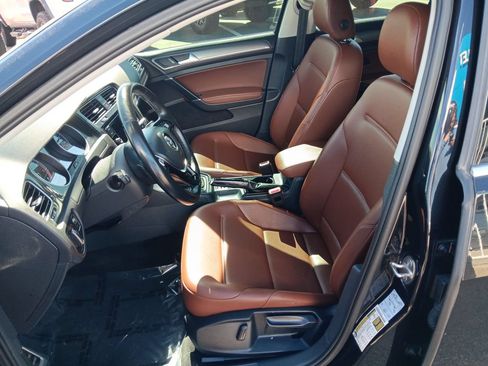 Used 2019 Volkswagen Golf Alltrack S AWD/4WD image 9