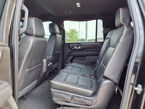 Used 2021 GMC Yukon XL SLT image 9