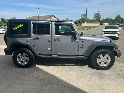 Used 2014 Jeep Wrangler Unlimited Sport w/ Quick Order Package 24S AWD/4WD image 4
