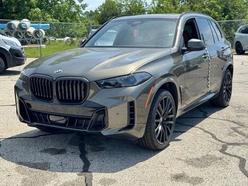 New 2026 BMW X5 xDrive40i w/ M Sport Package AWD/4WD image 3