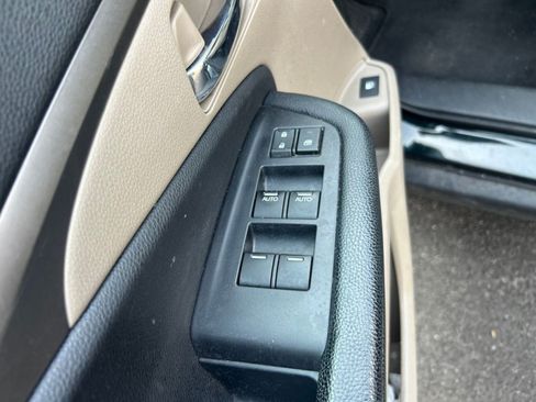Used 2018 Honda Pilot EX image 11