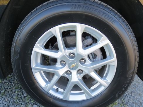 Used 2024 Chevrolet Equinox LT image 11