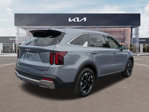 Certified 2024 Kia Sorento S w/ Panoramic Sunroof Package FWD image 4