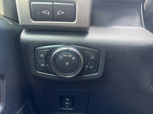 Used 2016 Ford F150 Platinum w/ Equipment Group 701A Luxury AWD/4WD image 15