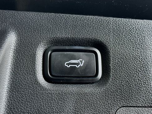 Used 2020 Hyundai Santa Fe Limited FWD image 31