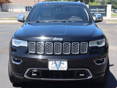 Used 2018 Jeep Grand Cherokee Overland AWD/4WD image 12
